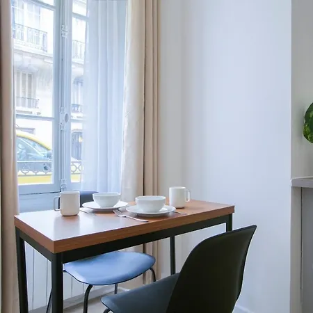 Daire Cozy And Elegant Parisian *