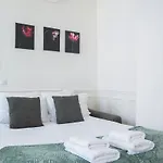 Cozy And Elegant Parisian Appartement