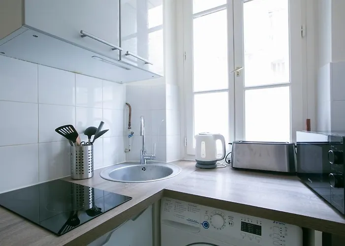 Cozy And Elegant Parisian
