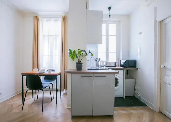 Cozy And Elegant Parisian