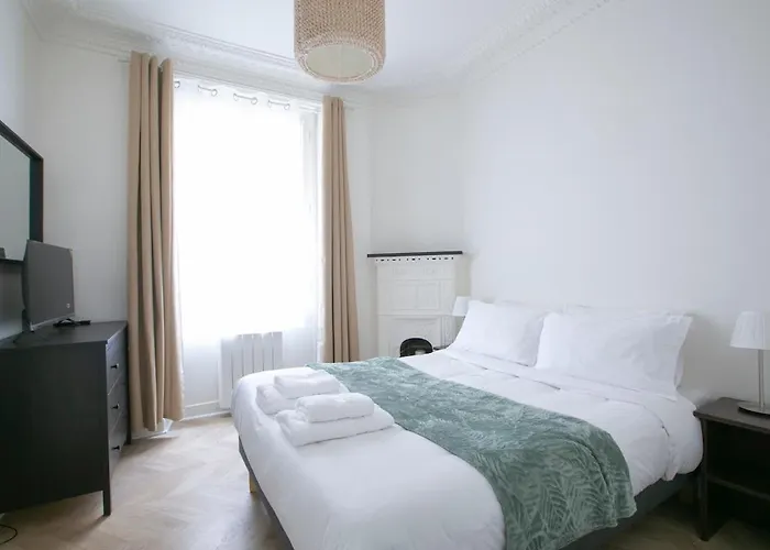 Cozy And Elegant Parisian Apartment