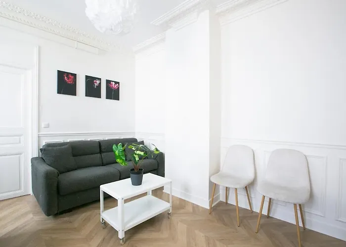 Cozy And Elegant Parisian * 巴黎